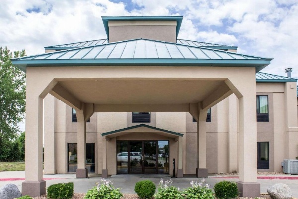 Econo Lodge Ankeny- Des Moines image 14