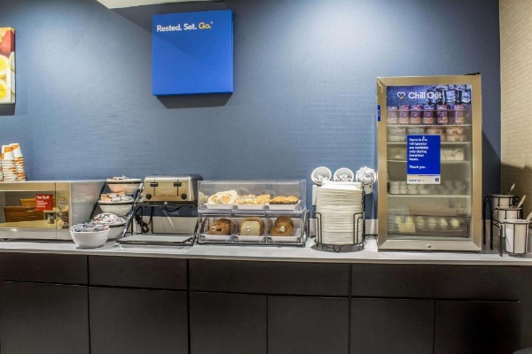 Econo Lodge Ankeny- Des Moines image 18