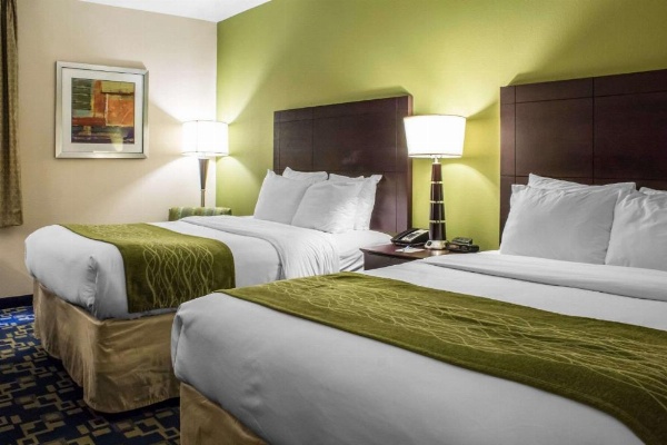 Econo Lodge Ankeny- Des Moines image 20