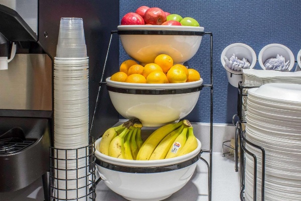 Econo Lodge Ankeny- Des Moines image 5